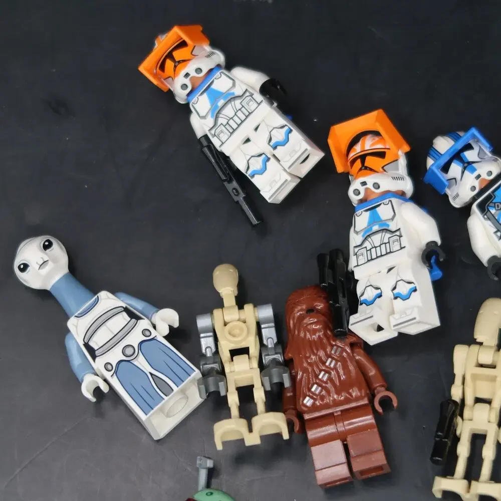 Lego Minifigure Lot Of 24 Minifigs Star Wars Clone Trooper Storm Trooper Yoda